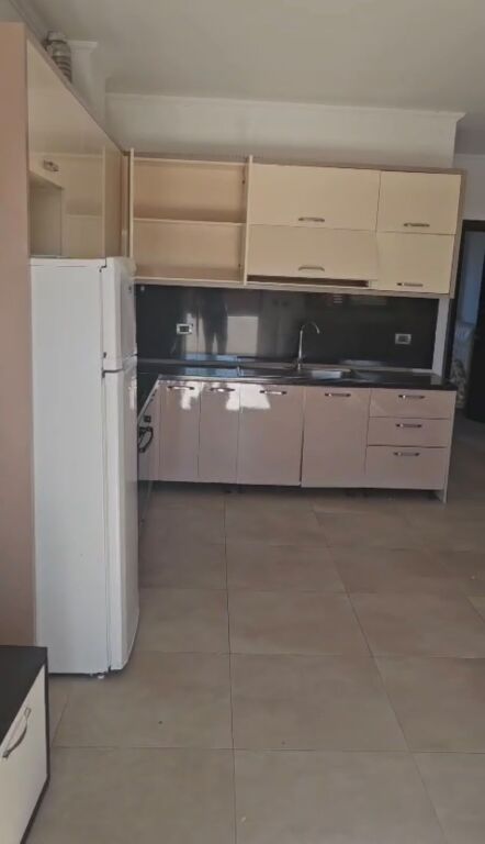 Apartament 1+1 ne zonen e Laprakes mbrapa Spitalit Universitar i Traumës ID 5706