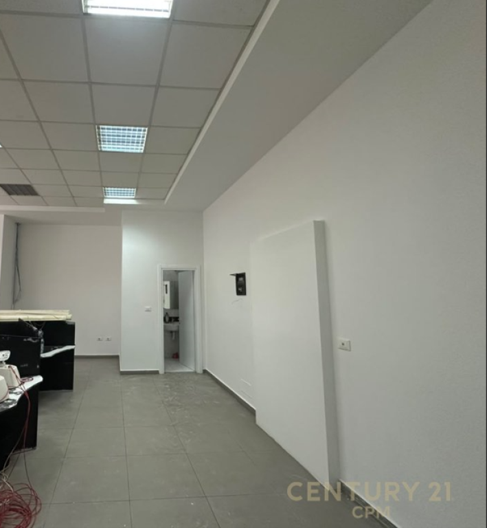 Locale per ufficio in affitto, via Barrikadave.