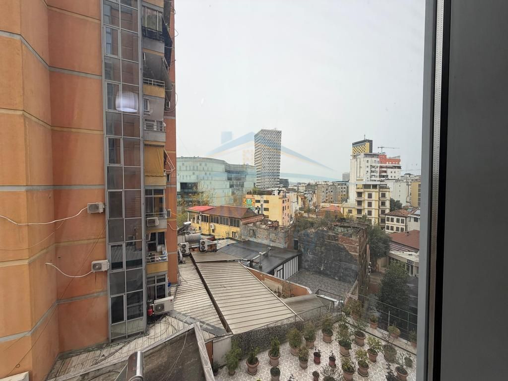 Apartment 2+1+2 for sale in the Center, opposite Toptani