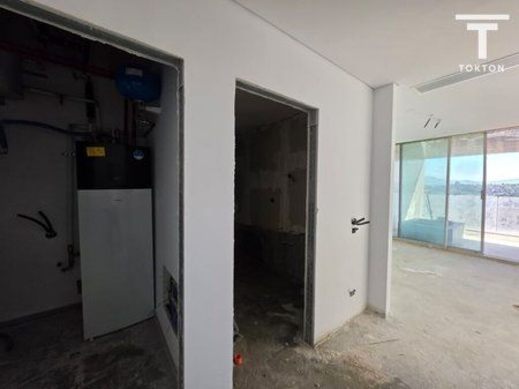 IN VENDITA, APPARTAMENTO 1+1+DEPOSITO, DOWNTOWN ONE, TIRANA