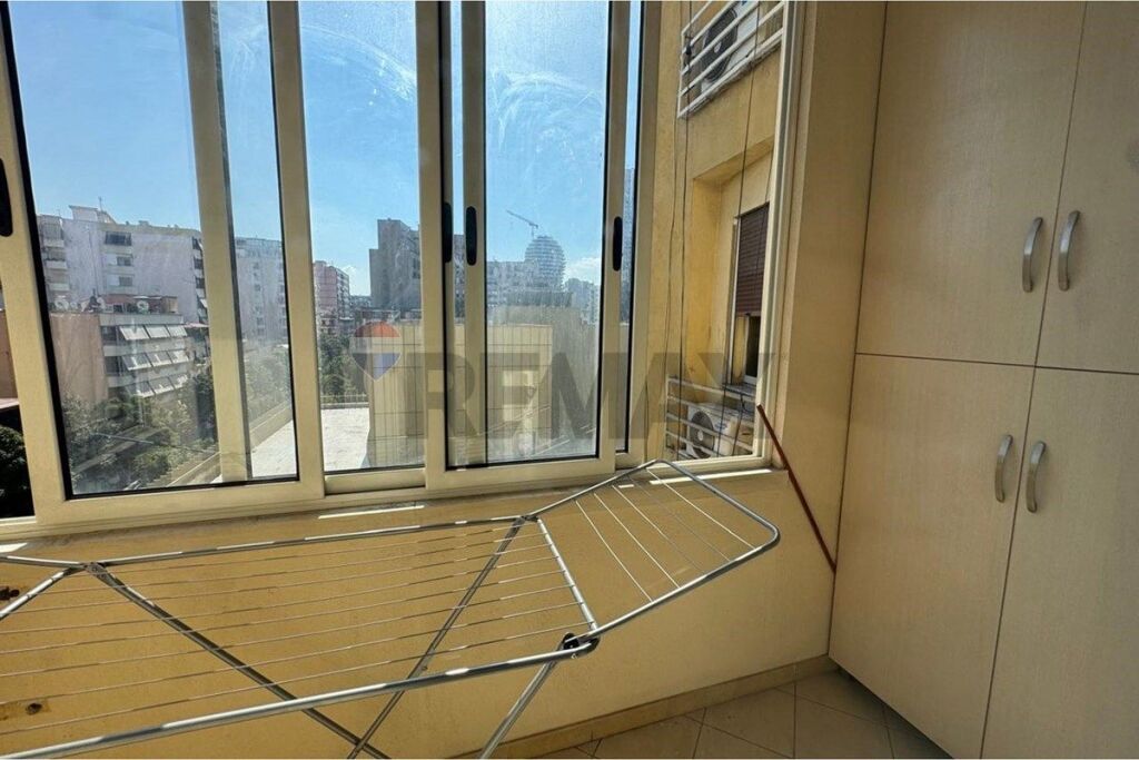 Apartament për shitje – Rruga e Barrikadave