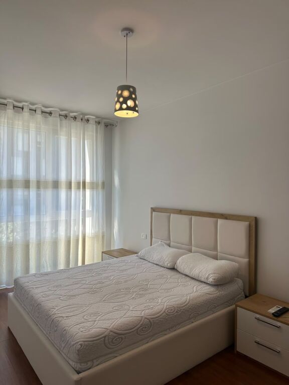Jepet apartament 2+1+2+Garderobe me qira tek Kompleksi Fiori di Bosco , Rruga Don Bosko ! 900 mije leke !