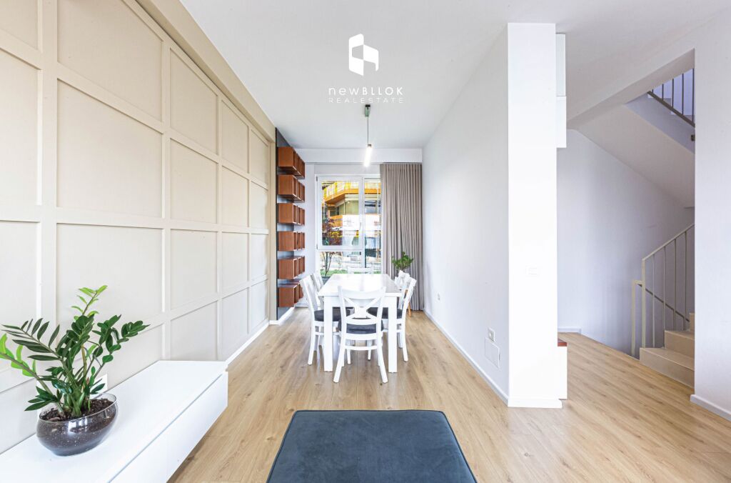 # IN AFFITTO: Villa di 3 Piani (📍 ABA Residence - Farkë 🏞) 4 Camere da Letto, 3 Bagni &amp; 3 Posti Auto + Terrazza - Prima Volta in Affitto, Completamente Nuova e Arredata ✨ 2.000€/Mese