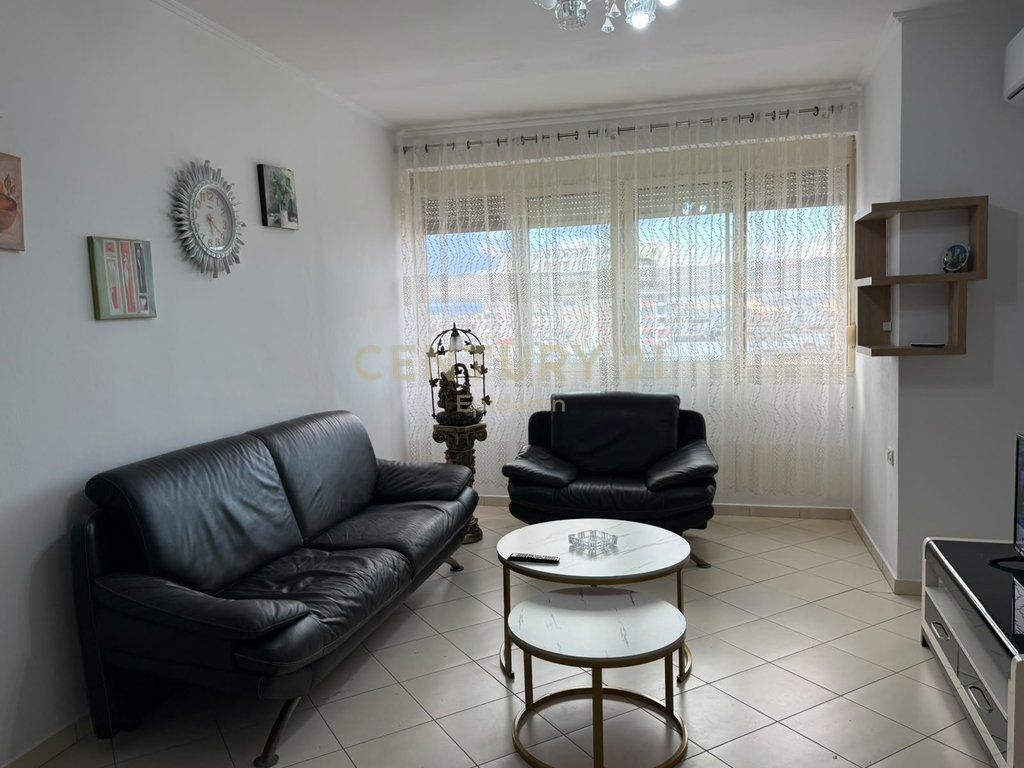 Jepet me qira apartament 2+1+2 prane Kazazit 460 € /Muaj 430,000 Lekë /Muaj