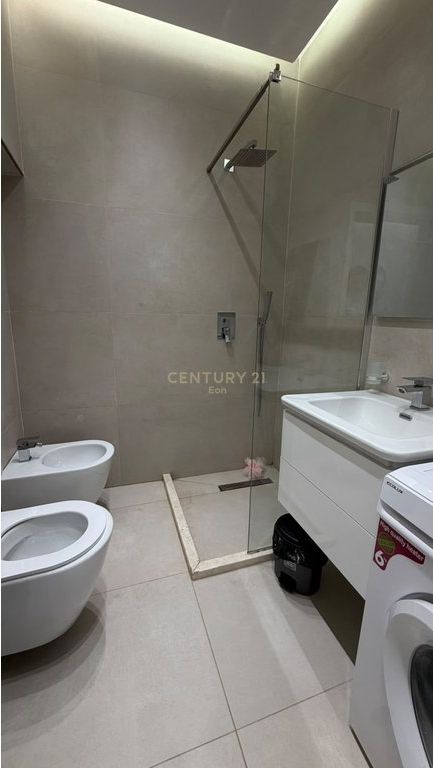 SHITET APARTAMENT 1+1, I MOBILUAR , MALI ROBIT !