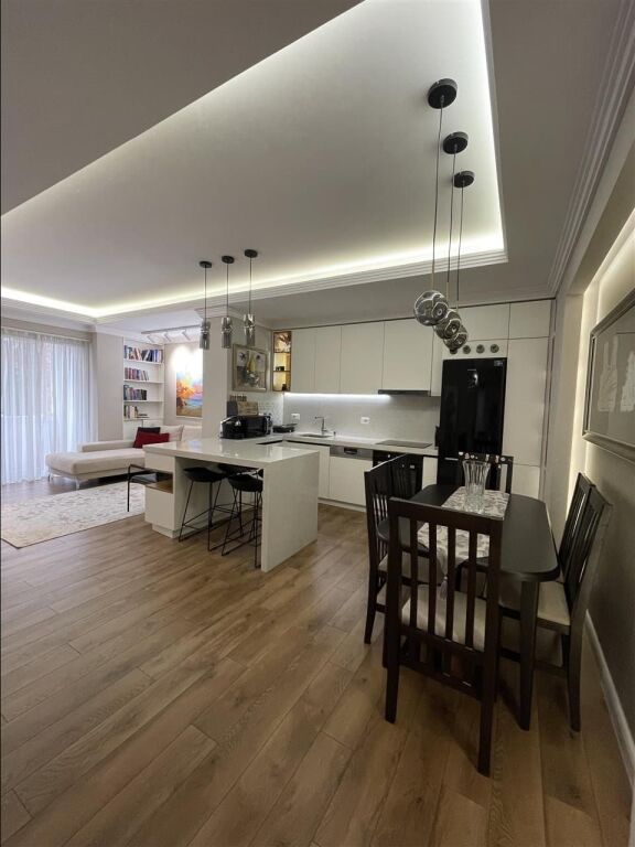 Qera | Apartament 2 + 1 | Xhamlliku | 800 €/muaj