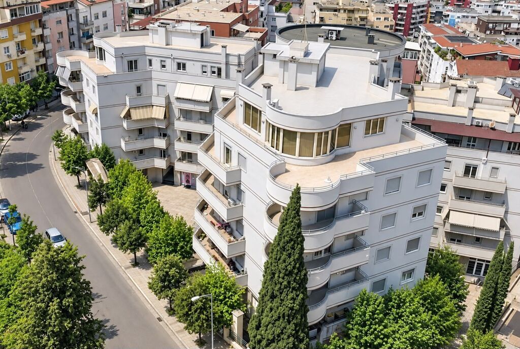 AMBIENT KOMERCIAL PËR QIRA – KOMPLEKSI RAFAELO, FRESK 550 € /Muaj