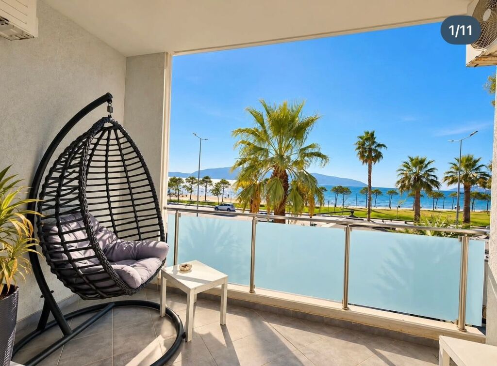 2 bedroom apartment for rent with sea view in Lungomare