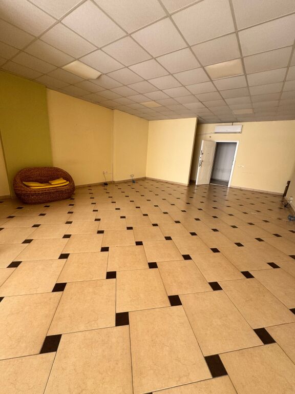 VENDITA LOCALE COMMERCIALE – VICINO AL TRIBUNALE
