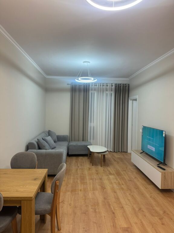 Qera | Apartament 2 + 1 | Rruga 5 Maji | 650 €/muaj