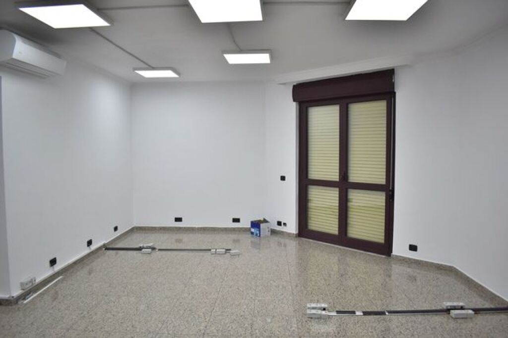 🏢 **FOR RENT | OFFICE – CENTER**