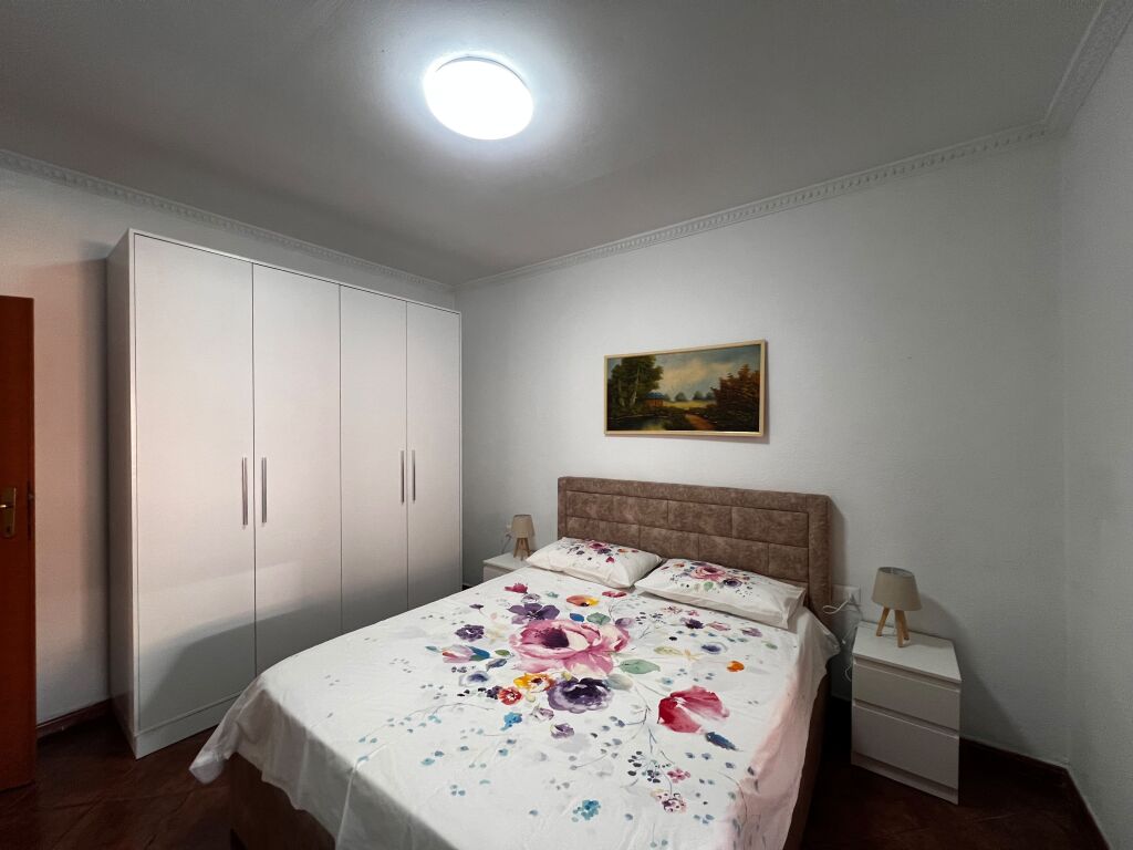 Affittasi casa in via Elbasani 60.000 lek