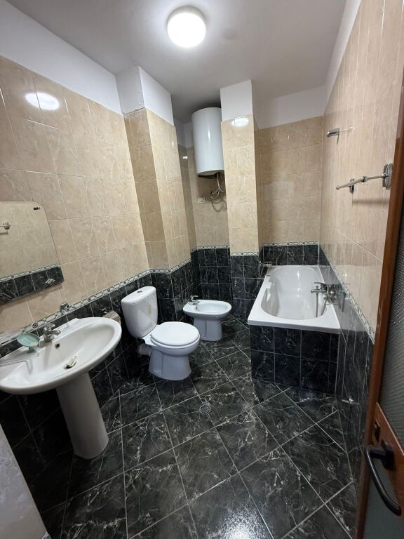 Affitto | Apartament 2 + 1 | Rruga e Elbasanit – prane Downtown | 1000 €/mese