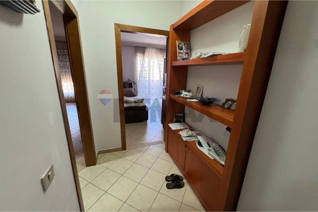 Apartament për shitje – Rruga e Barrikadave
