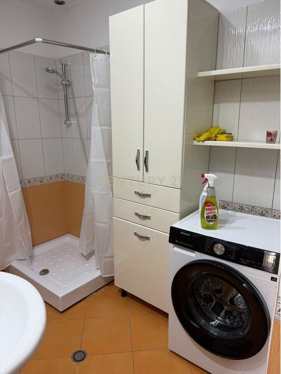 Jepet me qira apartament 2+1+2 prane Kazazit 460 € /Muaj 430,000 Lekë /Muaj