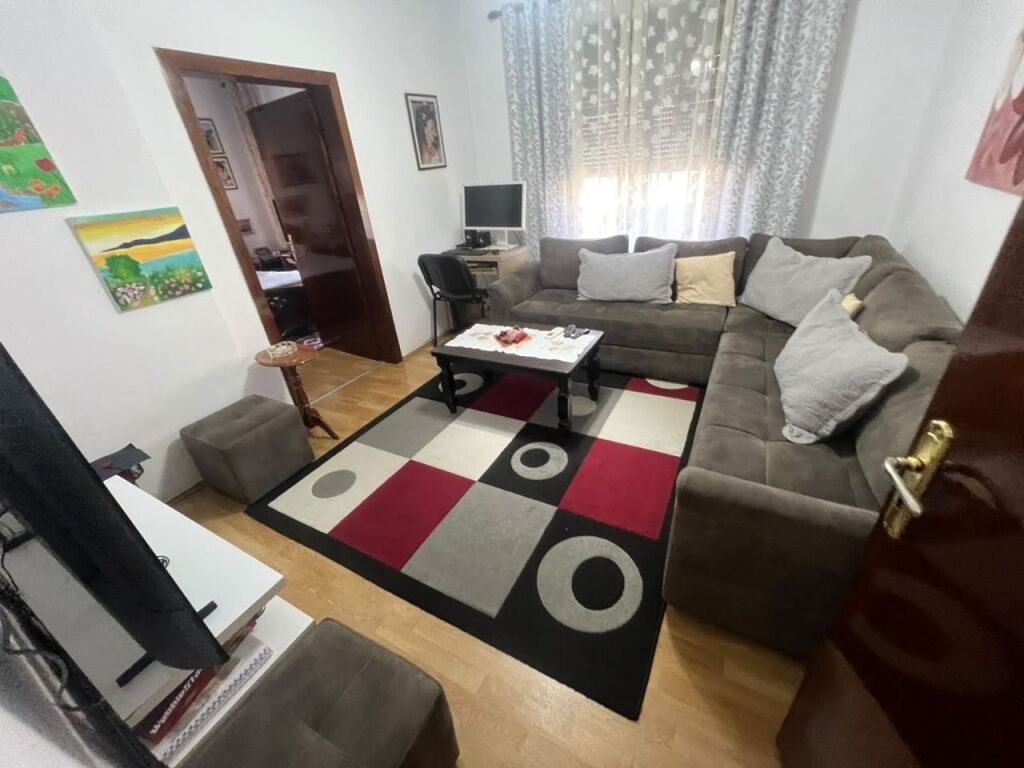 APARTAMENT 2+1 60,000 LEKE RRUGA BARDHYL