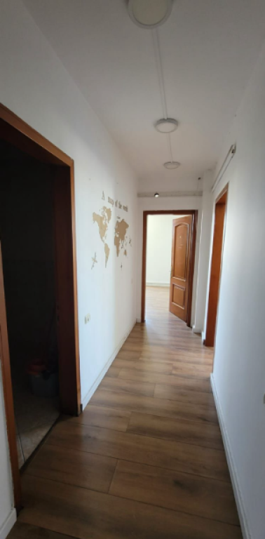 Ufficio in Affitto nel Centro di Tirana