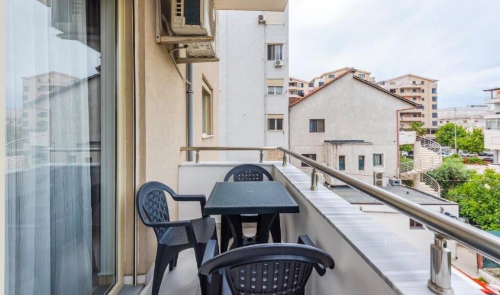 For rent 1+1 Pelikani beach until May