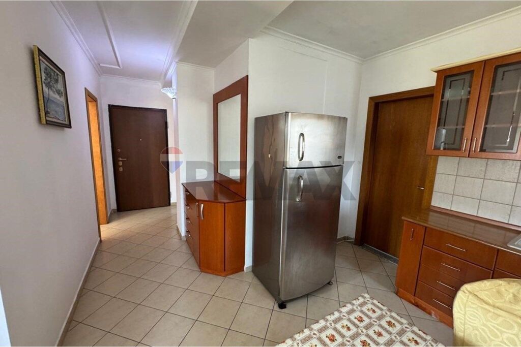 Apartament për shitje – Rruga e Barrikadave