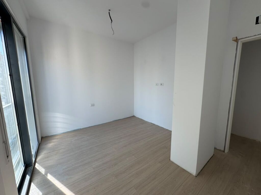 Apartament modern 2+1 për shitje tek Kristal Building – komoditet dhe stil urban