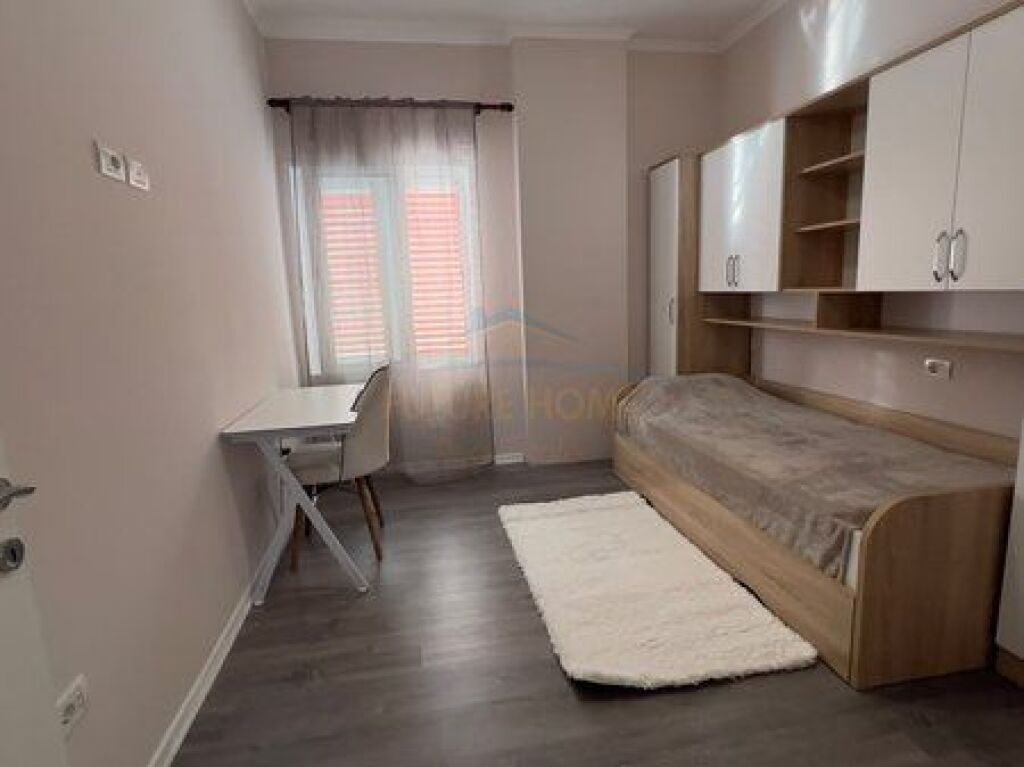 Affitto, Appartamento 2+1+2, vicino a Lake View, Tirana