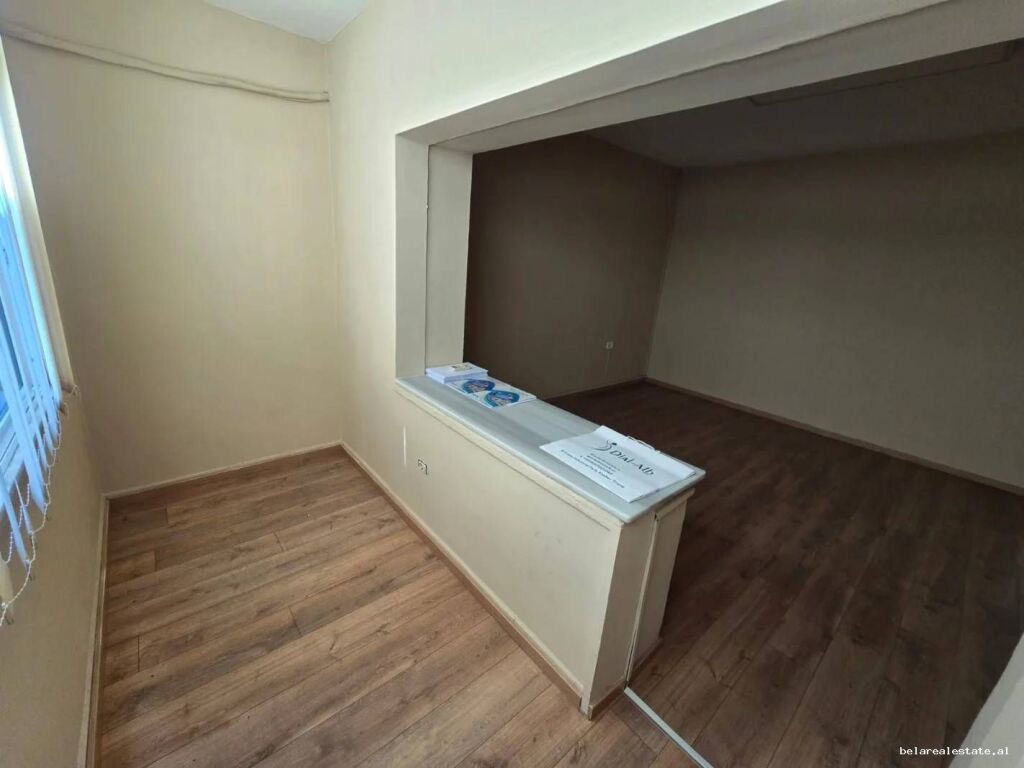 Zyre me Qera 2+1 ne Bllok (ID BZ21060) Tirane