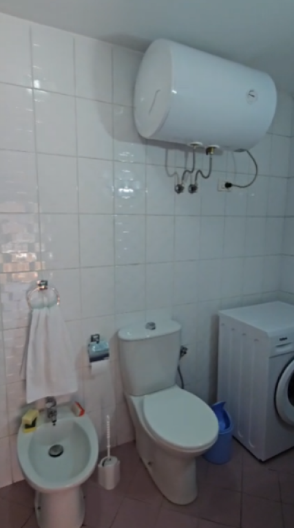 APARTAMENT 2+1+2 PËR SHITJE – QENDËR TIRANË