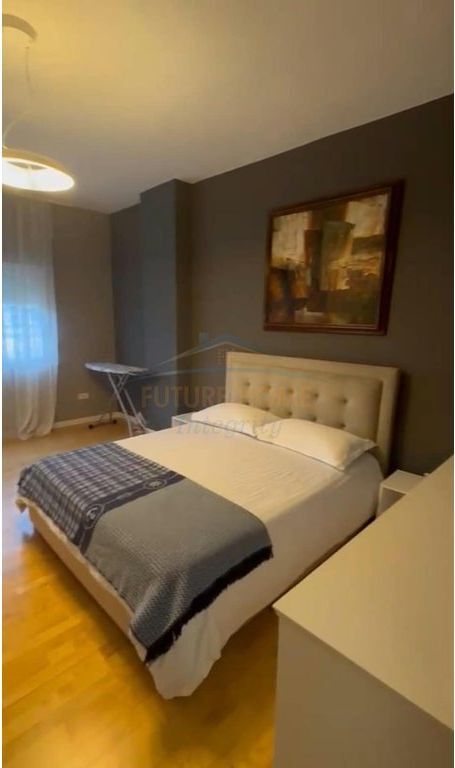 Qera, Apartament 3+1+2, Rruga Mine Peza, Tiranë.