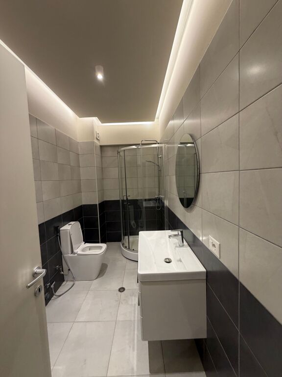 🏡 Appartamento 2+1 in affitto – Lago Artificiale, vicino a Radisson 💶 Prezzo: 80000 leke al mese  