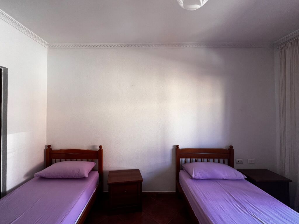 Affittasi casa in via Elbasani 60.000 lek