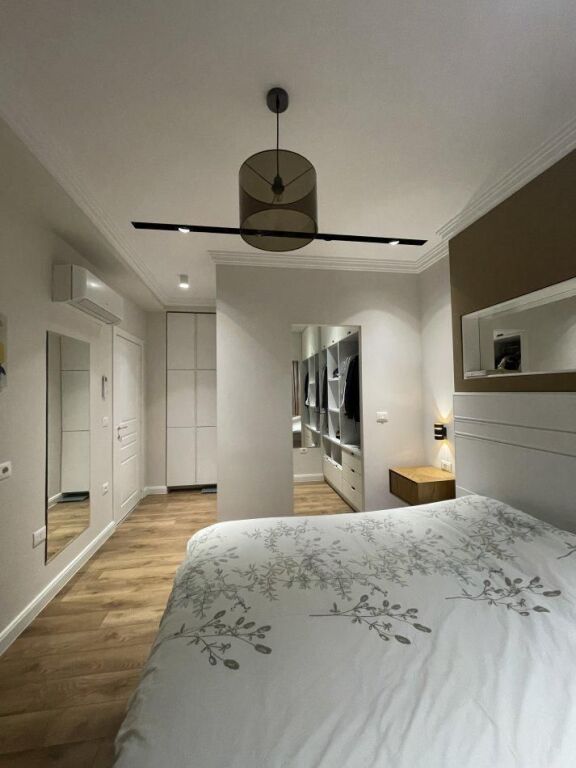 In the Xhamllik area, a 2+1 furnished apartment is for rent, 80,000 Leke