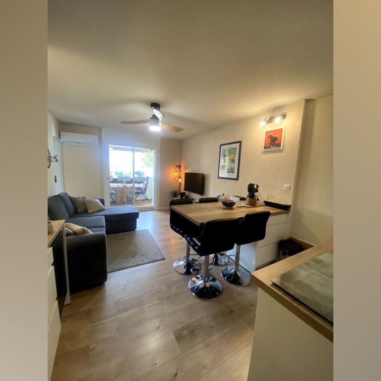 Train Station, modern 1+1 apartment for rent.