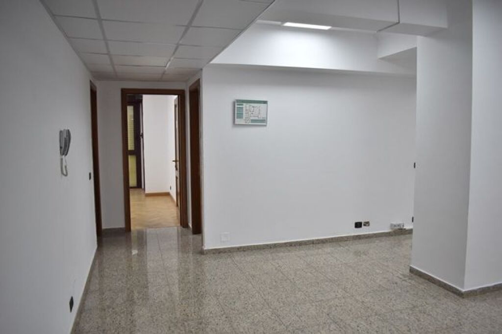 🏢 **FOR RENT | OFFICE – CENTER**