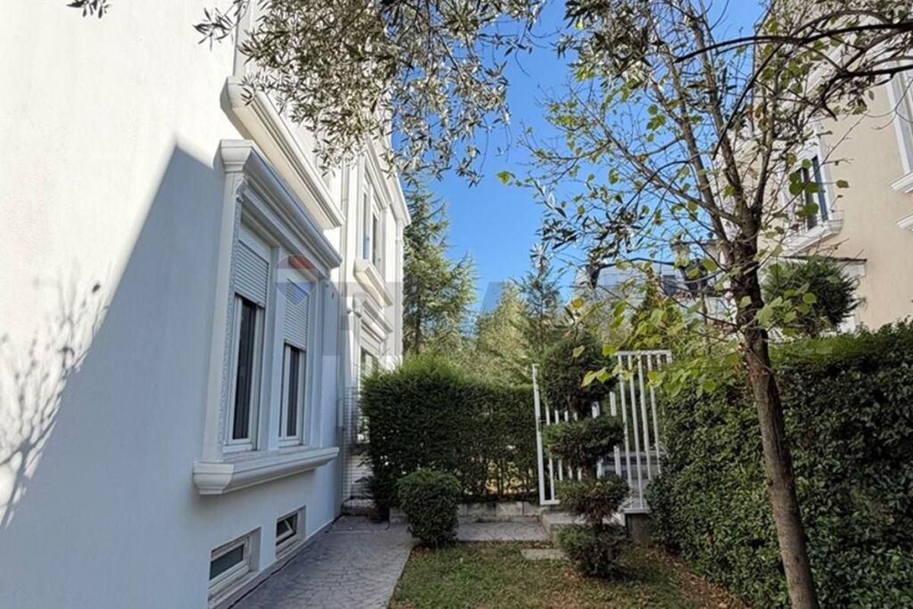 VILLAS FOR SALE WHITE HOUSES TEG