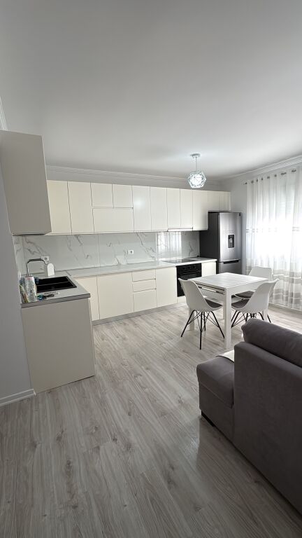 APARTAMENT ME QERA 1+1 VLORE