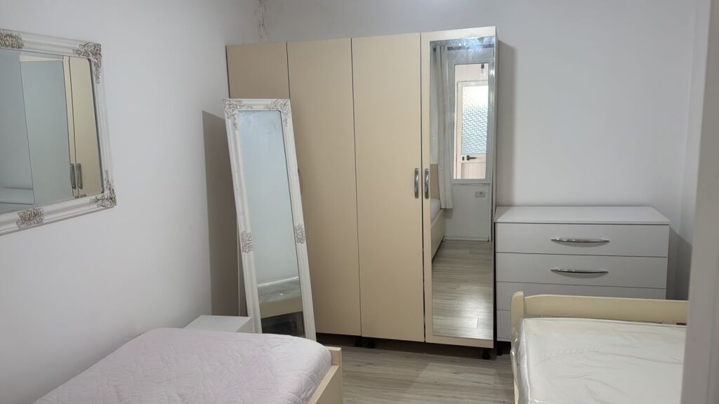 Casa in Affitto 1+1 - Rotonda di Shkoze, Tirana