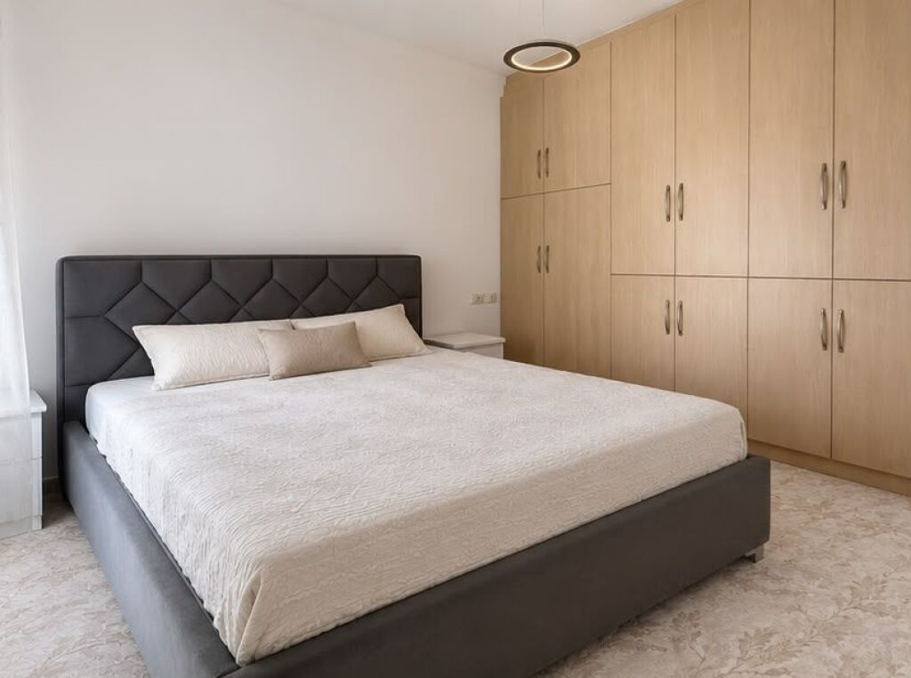 Kavaja Road, 1+1 apartment for rent.
