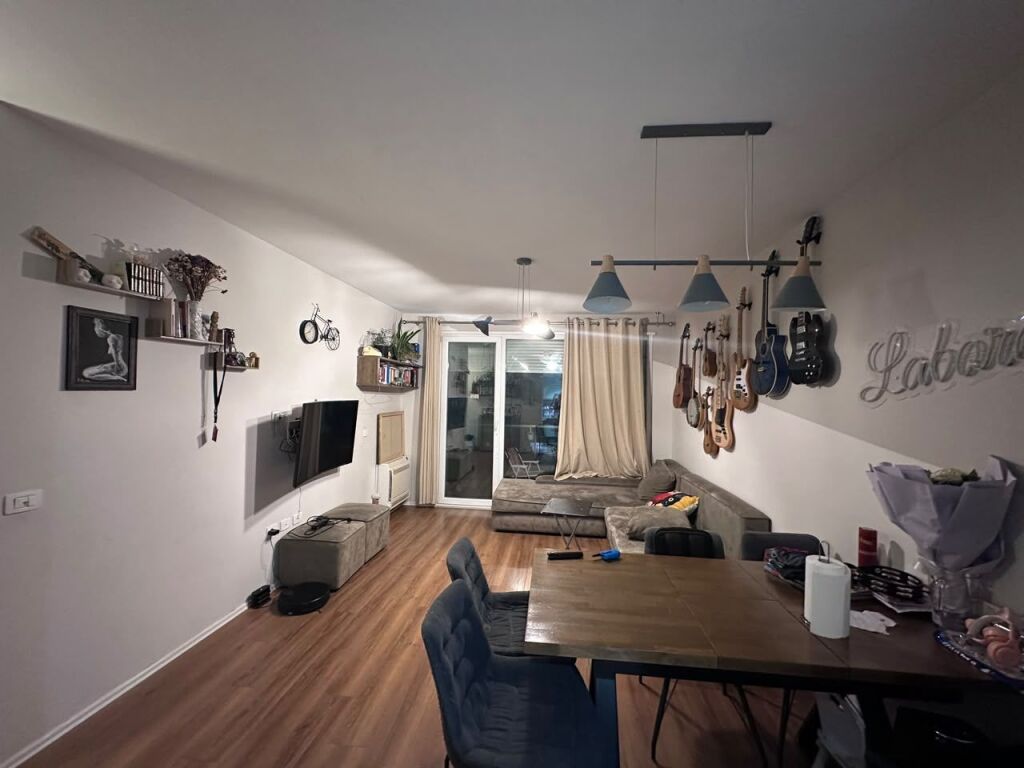 Shitet apartament 1+1+Post Parkimi tek Komplesksi Fiori di Bosco , Rruga Don Bosko .