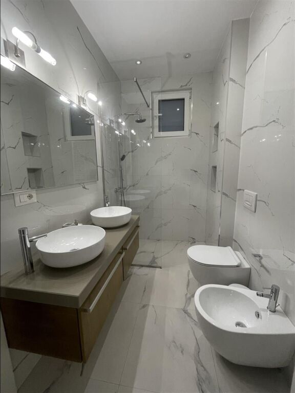 Qera | Apartament 2 + 1 | Xhamlliku | 800 €/muaj