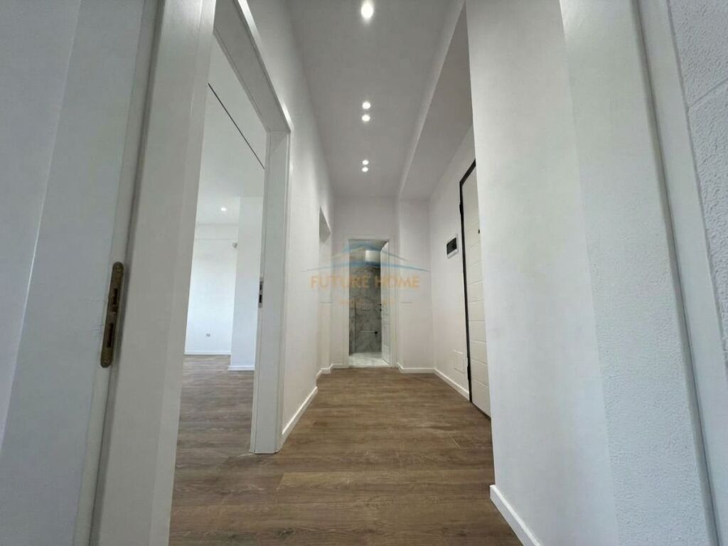 In vendita, Appartamento 1+1, Via Congresso di Manastir, Tirana