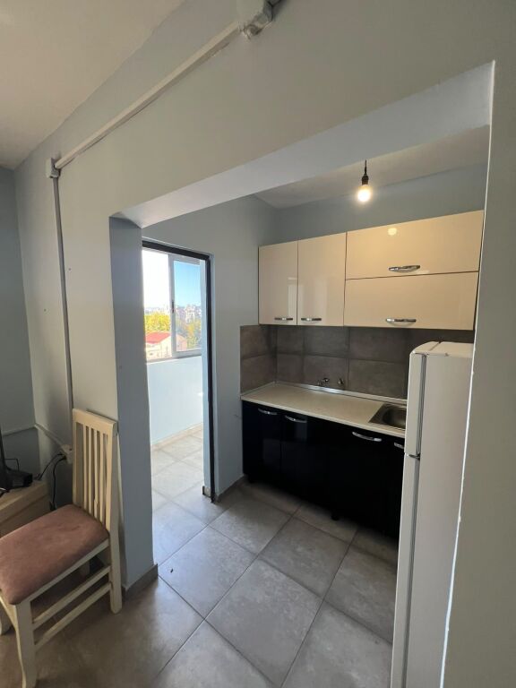 Apartament me qera 1+1