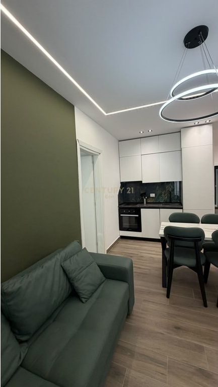 SHITET APARTAMENT 1+1, I MOBILUAR , MALI ROBIT !