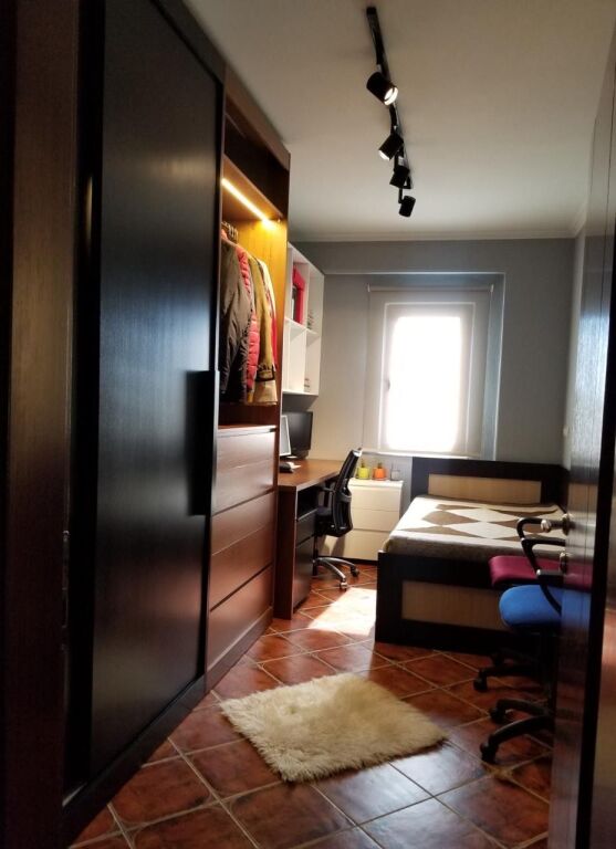 Apartment 2+1, Astir!