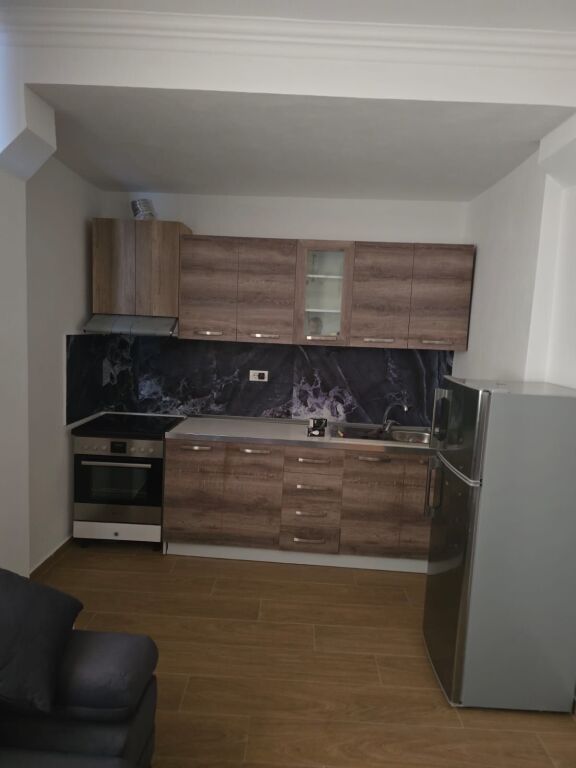 Apartament 2+1 me qera Rruga e Durresit