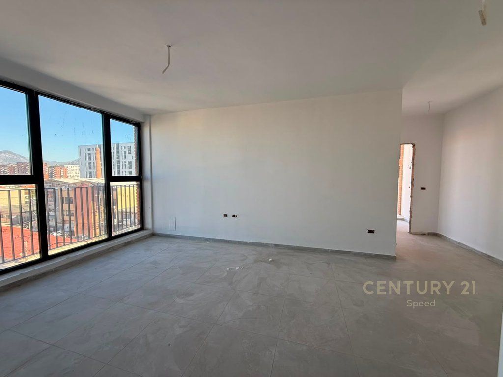 Shitet apartament 1+1+verande te Siri Kodra
