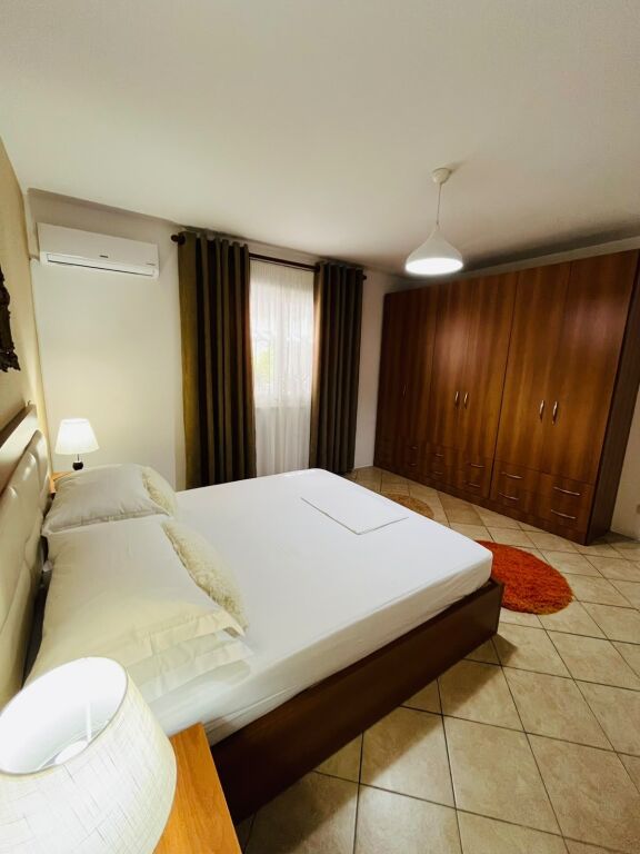 JEPET ME QERA APARTAMENT 1+1 – PRANE HOTEL PARTNER, VLORË 65 METRA KATROR