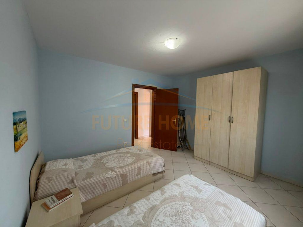 , Apartament ne shitje 2+1+2, Rruga e Barrikadave, Tirane.