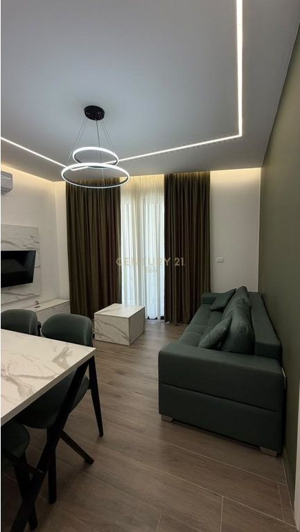 SHITET APARTAMENT 1+1, I MOBILUAR , MALI ROBIT !