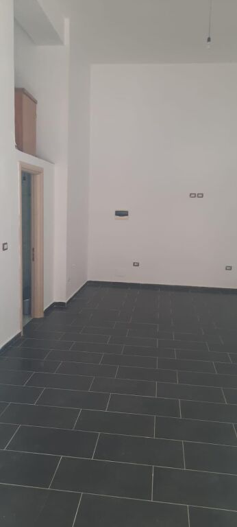 AMBIENT PËR QIRA  Astir