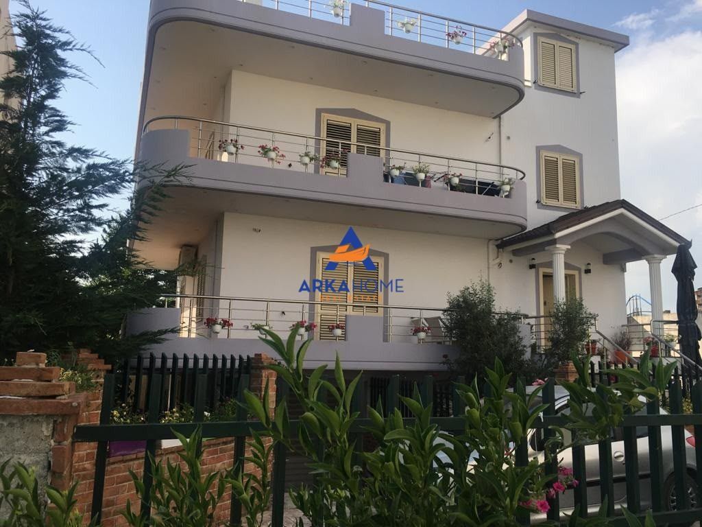 PRIVATE 3-STOREY VILLA "ELBASAN" FOR SALE 25,000,000 LEKE